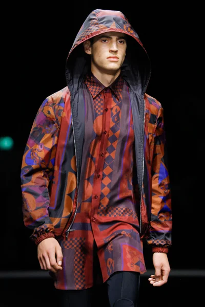 Look 18